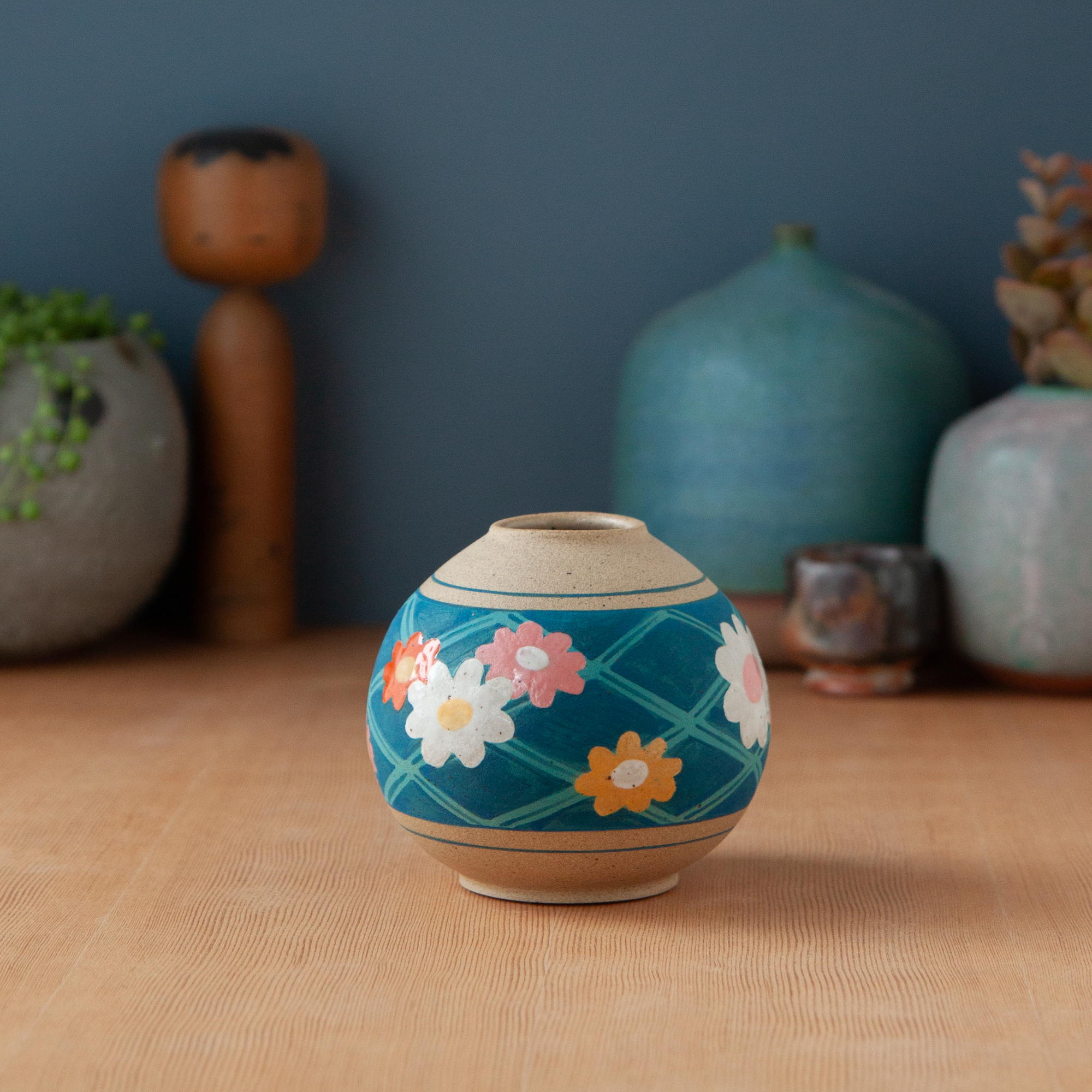 Small Round Vase with Lattice and Flowers