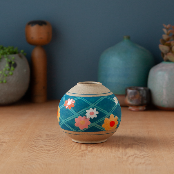 Small Round Vase with Lattice and Flowers