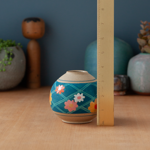 Small Round Vase with Lattice and Flowers